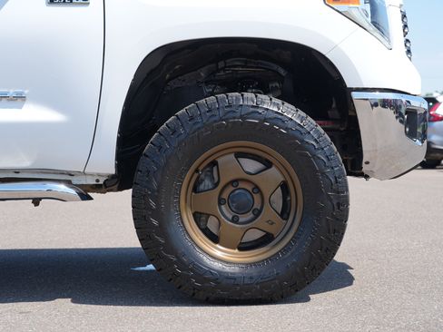 Used 2018 Toyota Tundra Limited AWD/4WD image 11