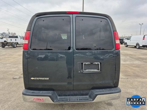 Used 2017 Chevrolet Express 3500 LT w/ LT Preferred Equipment Group image 6