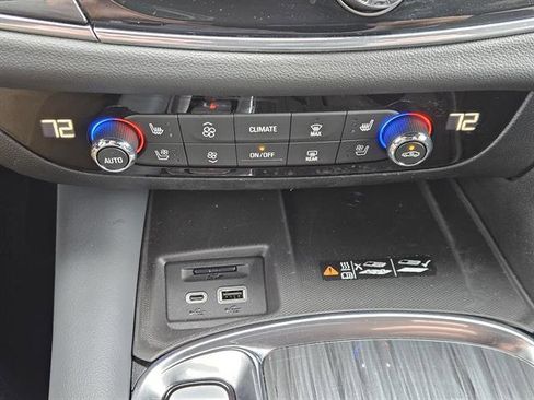 Used 2024 Buick Enclave Premium image 14