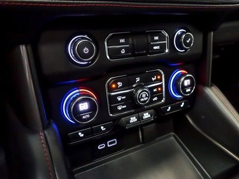 Certified 2021 Chevrolet Suburban RST image 25