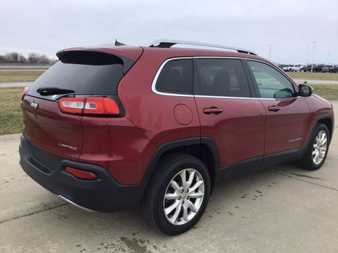Used 2016 Jeep Cherokee Limited image 4