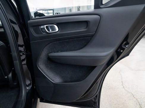 Used 2024 Volvo XC40 B5 Plus image 20