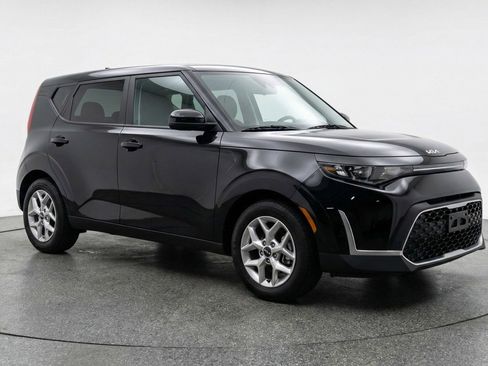Used 2025 Kia Soul LX w/ LX Technology Package FWD image 1