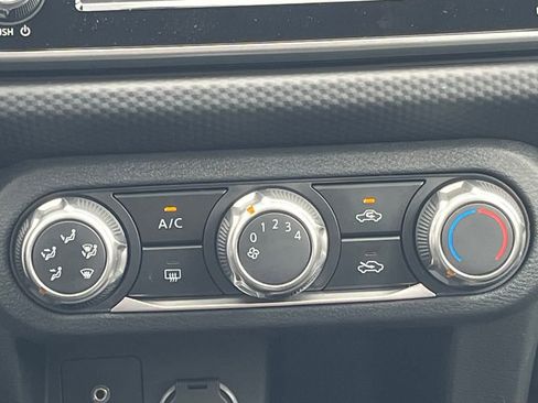 New 2025 Nissan Kicks Play S image 25