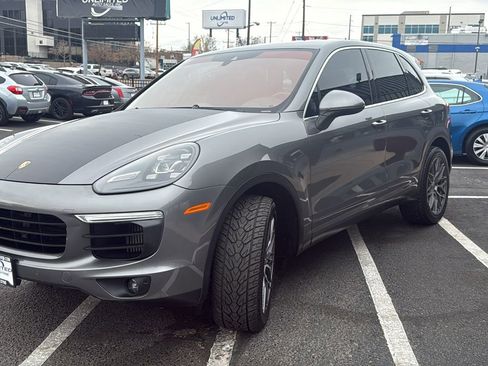 Used 2015 Porsche Cayenne S image 7