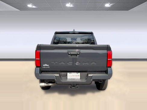 Used 2025 Toyota Tacoma SR5 AWD/4WD image 9