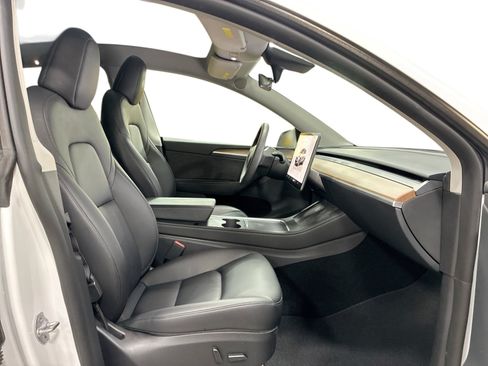Certified 2023 Tesla Model Y Long Range AWD/4WD image 13