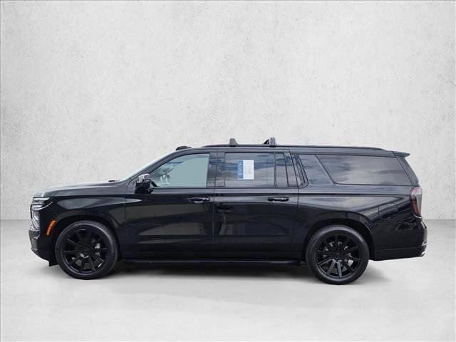 Used 2025 Chevrolet Suburban RST w/ RST Capability Package AWD/4WD image 2