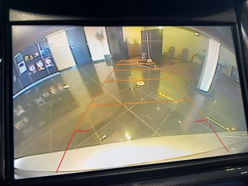 Used 2016 Chevrolet Impala LT w/ Convenience Package image 16