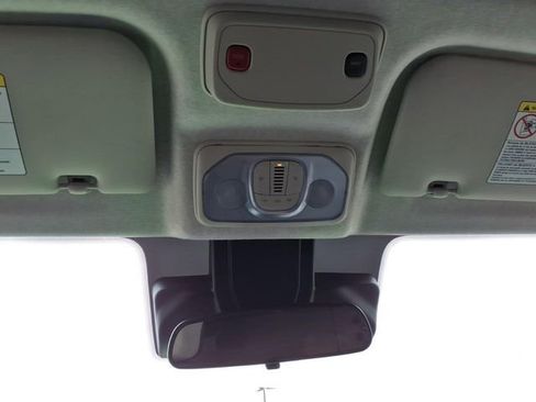 Used 2025 RAM ProMaster 2500 w/ U-Haul Equipment Group FWD image 17