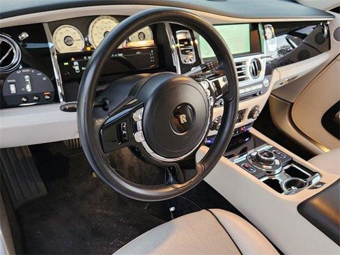 Used 2016 Rolls-Royce Wraith image 11
