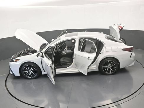 Used 2024 Toyota Camry SE FWD image 66