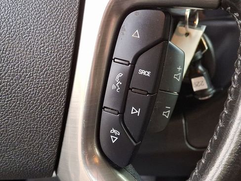 Used 2018 Chevrolet Express 3500 w/ Driver Convenience Package image 23