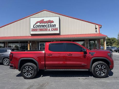 Used 2025 GMC Sierra 1500 AT4 w/ AT4 Premium Package AWD/4WD image 3