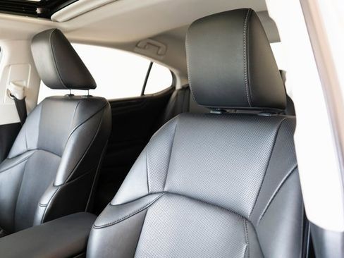 Used 2020 Lexus ES 300h 300h image 17