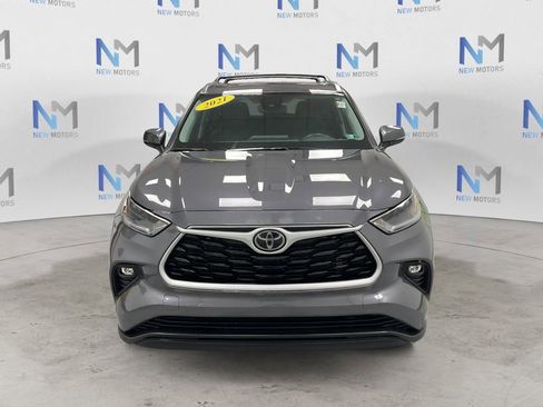 Used 2021 Toyota Highlander XLE image 6