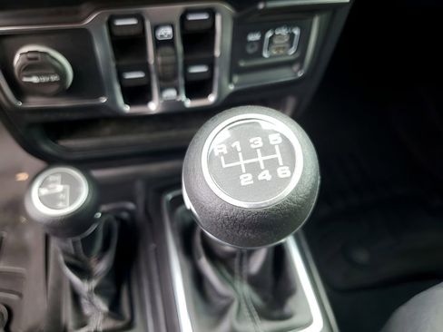 Used 2024 Jeep Wrangler Sport S image 39