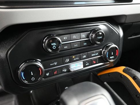 Certified 2022 Ford Bronco Badlands image 16