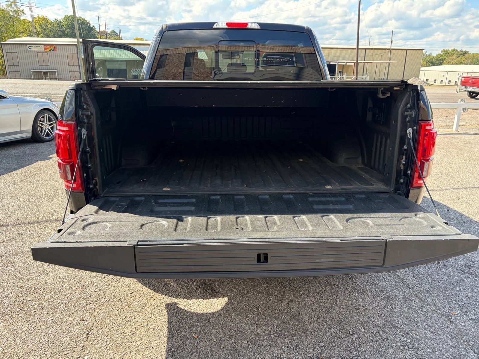 Used 2015 Ford F150 Lariat w/ Equipment Group 502A Luxury RWD image 14
