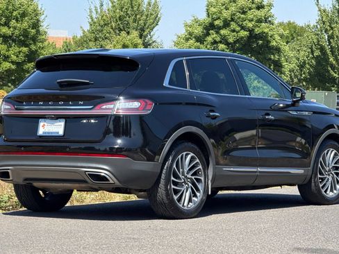 Used 2019 Lincoln Nautilus Reserve AWD/4WD image 3