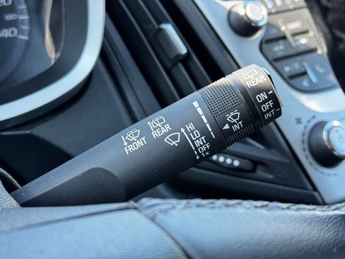 Used 2017 Chevrolet Equinox LT w/ Convenience Package FWD image 28