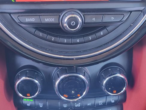 Used 2016 MINI Cooper 4-Door Hardtop image 30