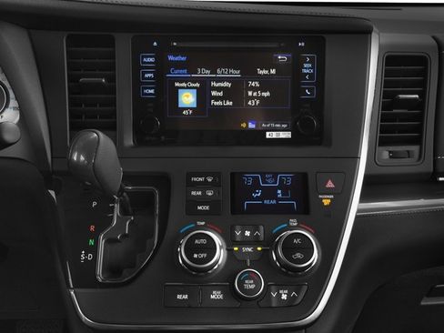 Used 2017 Toyota Sienna SE w/ SE Preferred Package FWD image 10