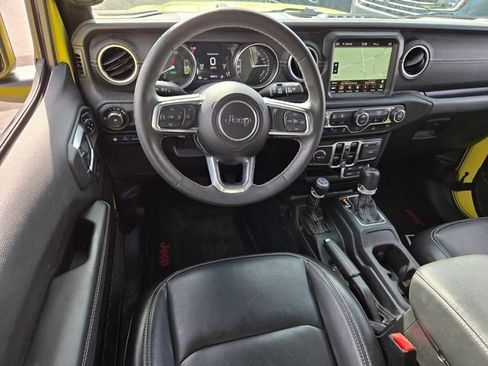 Used 2023 Jeep Wrangler Unlimited Sahara w/ Cold Weather Group AWD/4WD image 8