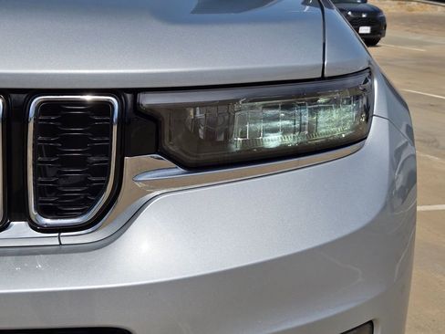 Used 2024 Jeep Grand Cherokee L Limited w/ Luxury Tech Group II image 33