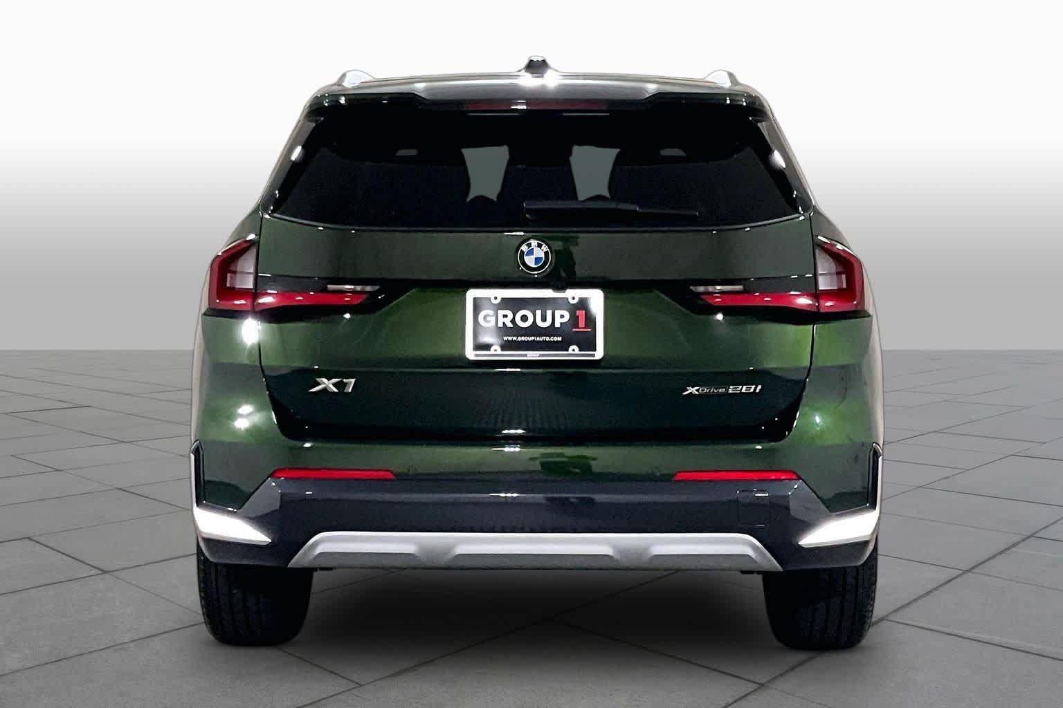 Used 2025 BMW X1 xDrive28i w/ Premium Package AWD/4WD image 4