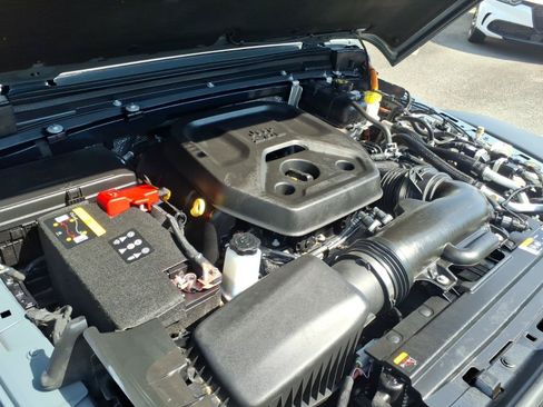 Used 2024 Jeep Wrangler Unlimited AWD/4WD image 32