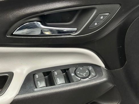Used 2019 Chevrolet Equinox LT FWD image 13