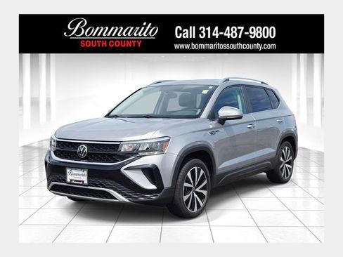 Used 2022 Volkswagen Taos SE image 1