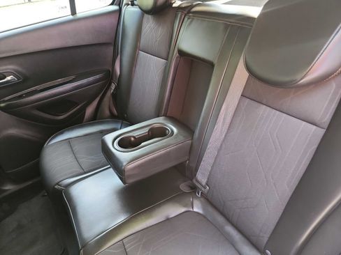 Used 2022 Chevrolet Trax LT w/ Driver Confidence Package image 27