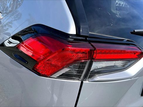 Used 2023 Toyota RAV4 XLE Premium AWD/4WD image 27