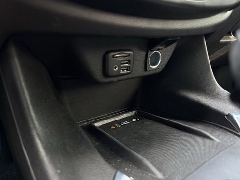 Used 2022 Chevrolet Traverse RS image 19