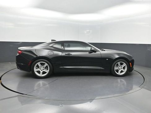 Used 2022 Chevrolet Camaro LT RWD image 26