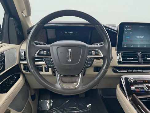 Used 2021 Lincoln Navigator L Reserve w/ Luxury Package AWD/4WD image 19