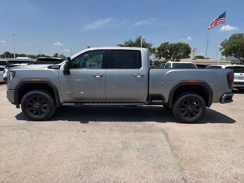 Used 2024 GMC Sierra 2500 AT4 w/ AT4 Preferred Package AWD/4WD image 5