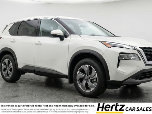 Used 2025 Nissan Rogue SV AWD/4WD image 1