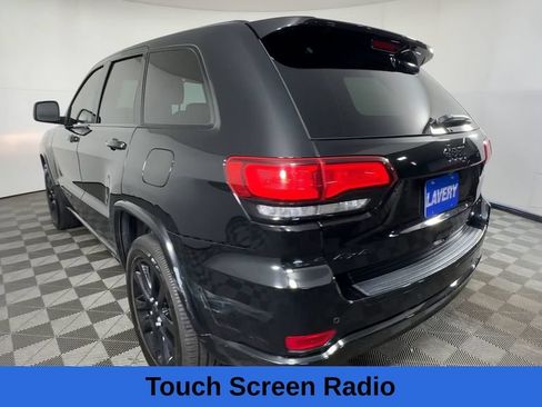 Used 2018 Jeep Grand Cherokee Altitude AWD/4WD image 9