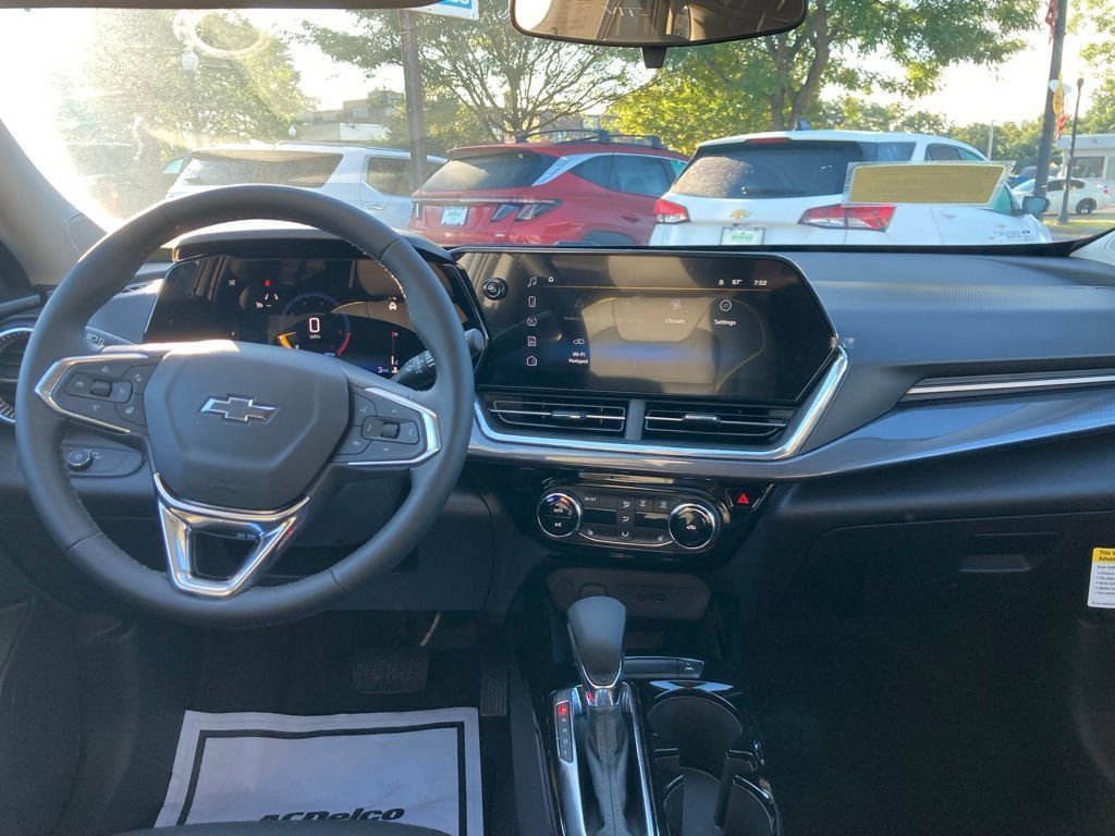 New 2026 Chevrolet Trax ACTIV w/ Sunroof Package FWD image 6