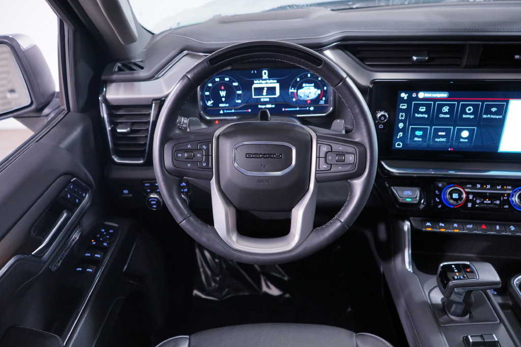 Used 2024 GMC Sierra 1500 Denali w/ Technology Package AWD/4WD image 12