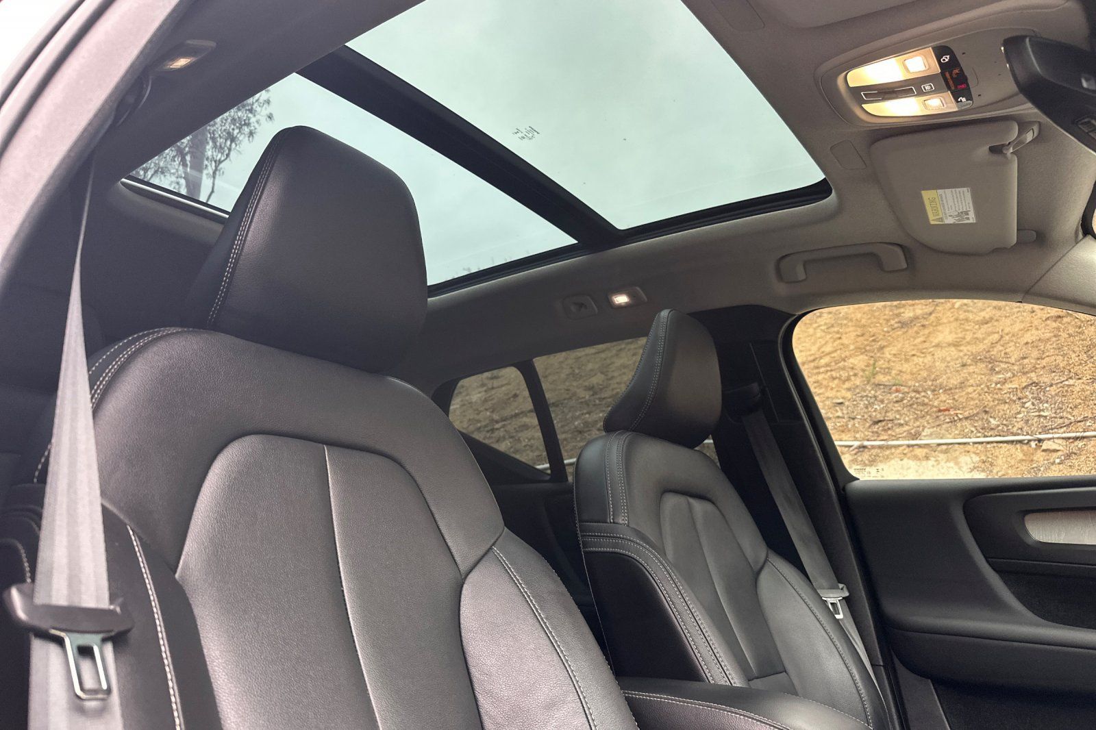Certified 2024 Volvo XC40 B5 Plus w/ Climate Package AWD/4WD image 19