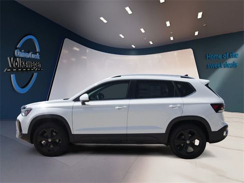 New 2025 Volkswagen Taos SEL image 7