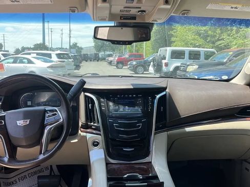 Used 2016 Cadillac Escalade ESV Premium AWD/4WD image 24