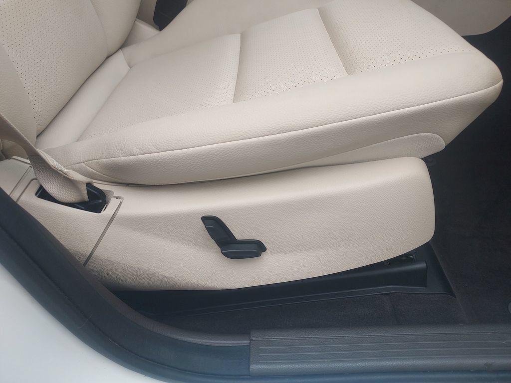 Used 2014 Mercedes-Benz GLK 250 BlueTEC 4MATIC image 33
