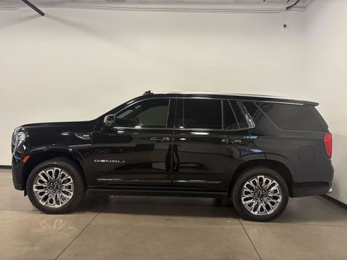 Used 2023 GMC Yukon Denali Ultimate AWD/4WD image 7