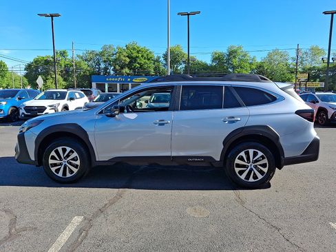 Certified 2025 Subaru Outback Premium w/ Popular Package #1A AWD/4WD image 4