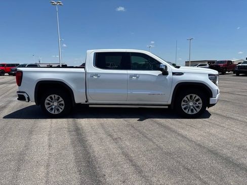 Used 2023 GMC Sierra 1500 Denali w/ Technology Package AWD/4WD image 4